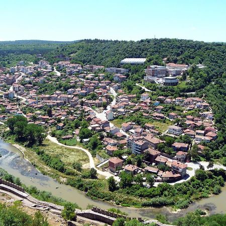 Appartamento Day And Night Veliko Tărnovo Esterno foto
