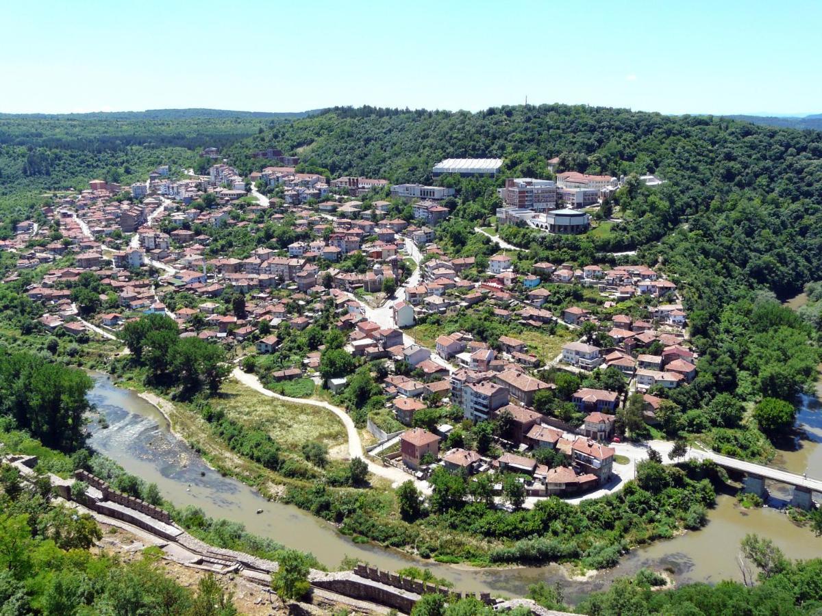 Appartamento Day And Night Veliko Tărnovo Esterno foto